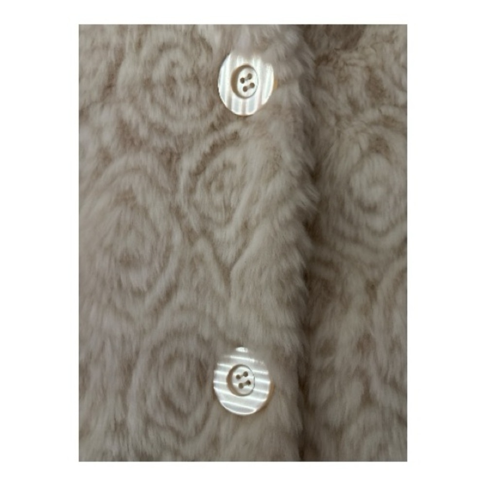 DOLLHOUSE Outerwear Vintage faux fur coat, cream color, sz XL,snap button front - Picture 5 of 6